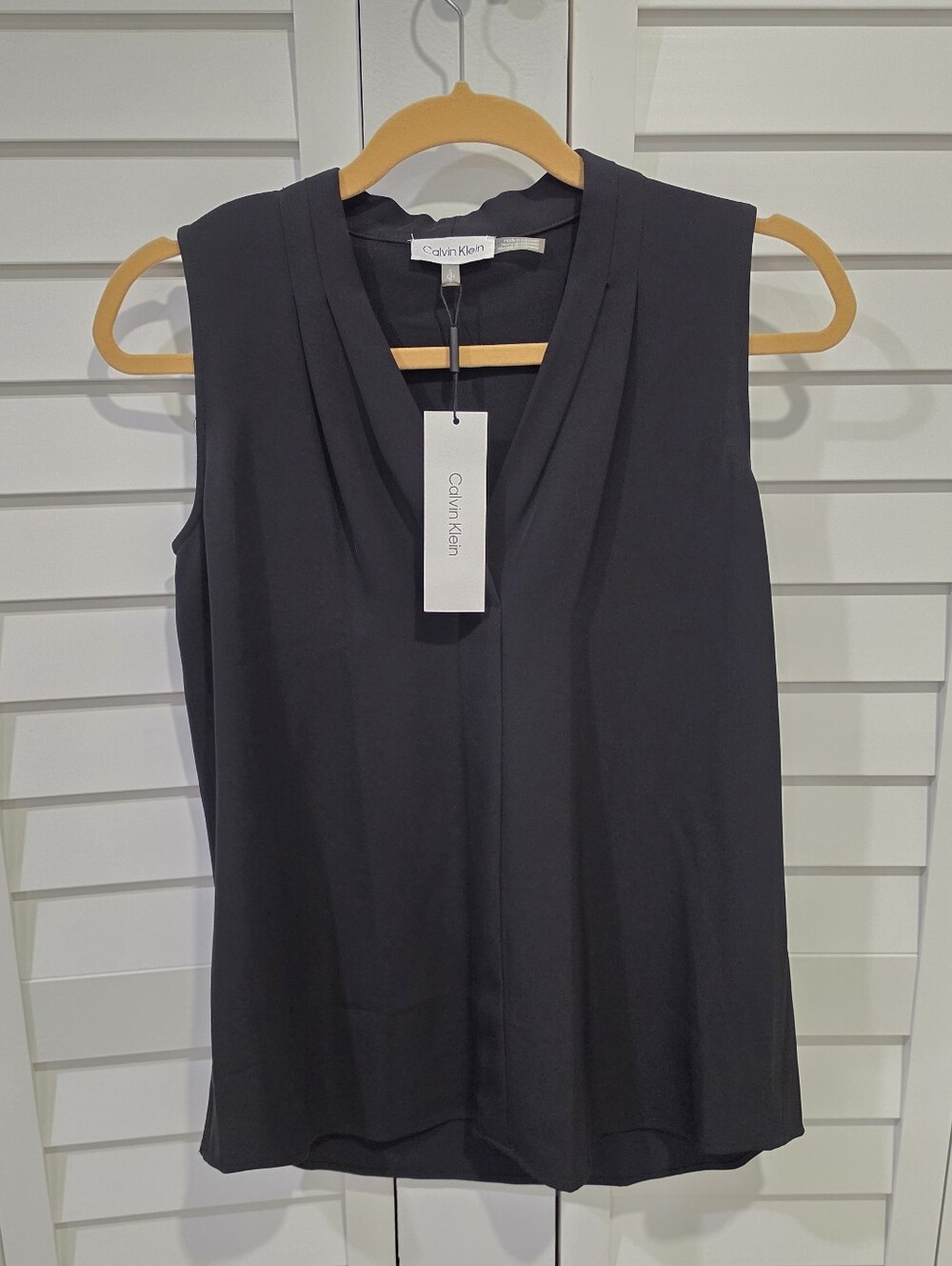 Calvin Klein Black V Neck Sleeveles Blouse - Flowy Fit - Sz. S - NWT